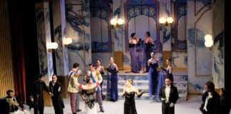 La Vedova Allegra all’Anfiteatro di Albano Laziale scena_vedova_allegra