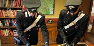 Frascati, pensionato arrestato per detenzione di armi illegali pistole_sequestrate_carabinieri