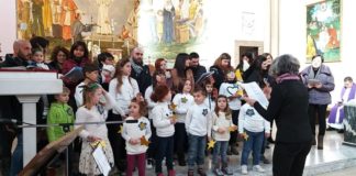 Il piccolo Coro di Marino Aperta Onlus nella chiesa di Frattocchie piccolo_coro_fiore_blu