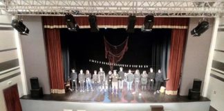 Sold out per Ettore Bassi al Teatro Artemisio-Volonté inchino_fine_spettacolo