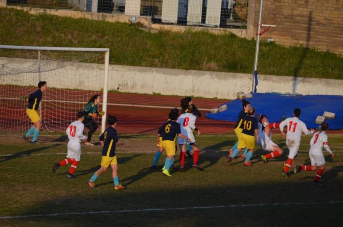 woman_atl_lodi_rovesciata_spadavecchia