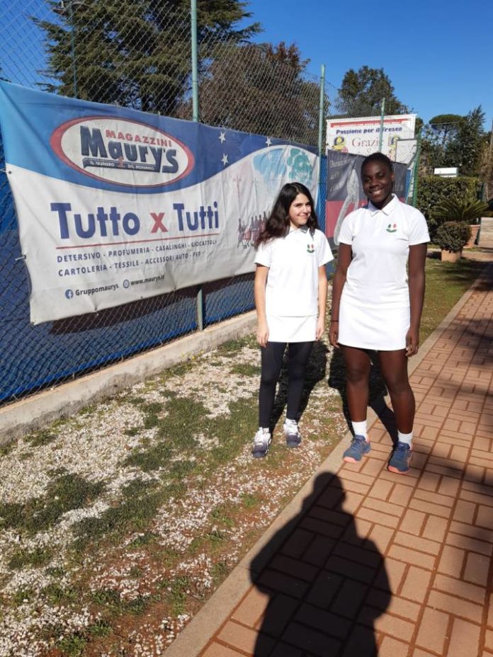 u_16_f_due ragazze_new_country_tennis