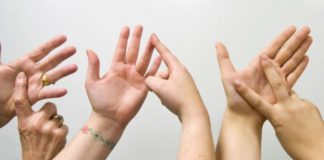 I sordi ai tempi del COVID, una categoria invisibile lingua_segni_sordi