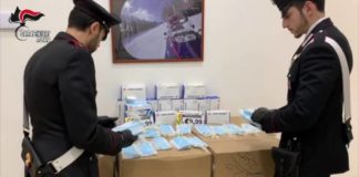 Denunciato titolare supermercato, vendeva mascherine in tessuto non conforme mascherine_sequestrate_carabinieri