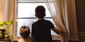 Disturbi del comportamento nei bambini: i segnali e i sintomi dei disordini più comuni bimbi_covid