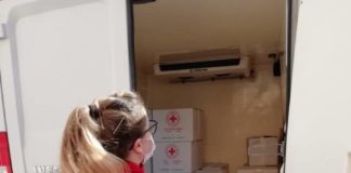 Famiglie in difficoltà, la Croce Rossa distribuisce 88 pacchi alimentari a Pomezia cri