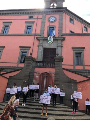 manifestazione_commercianti_marino_25_05
