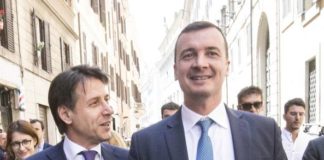 Conte, dal questo lo dice lei al vorrei vedere lei conte_casalino