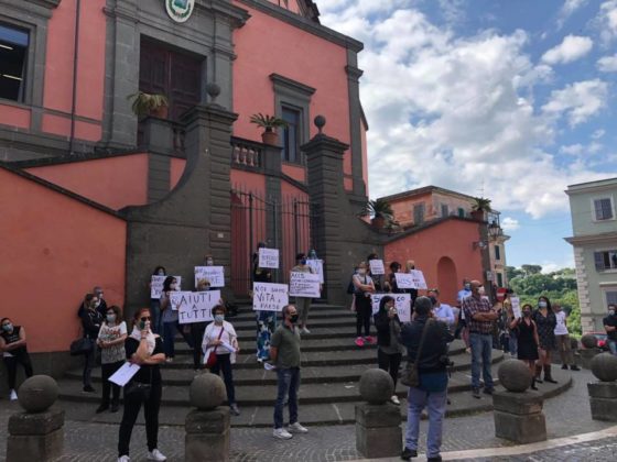 manifestazione_commercianti_marino_25_05