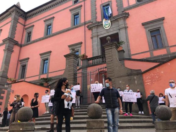 manifestazione_commercianti_marino_25_05