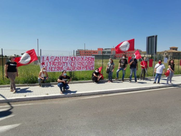 flash_mob_sanita_potere_al_popolo