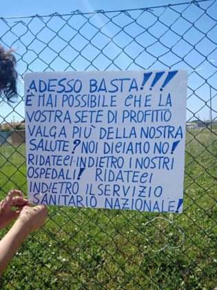 flash_mob_sanita_potere_al_popolo