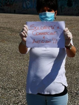 manifestazione_commercianti_grotta_02_05