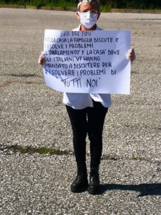 manifestazione_commercianti_grotta_02_05