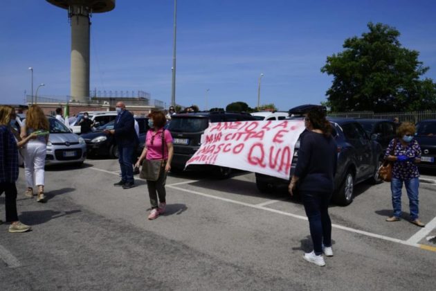 flash_mob_drive_in_24_05