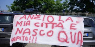 Mamme, medici e infermieri in piazza per difendere la sanità territoriale flash_mob_drive_in_24_05