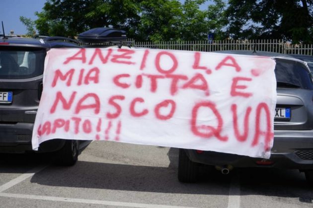 flash_mob_drive_in_24_05