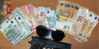 Armato di pistola giocattolo rapina ufficio postale aurelio