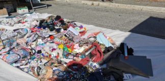 Sequestro al Mercato settimanale di Ciampino sequestrati_bigiotteria_argenteria_mercato_ciampino_05_06