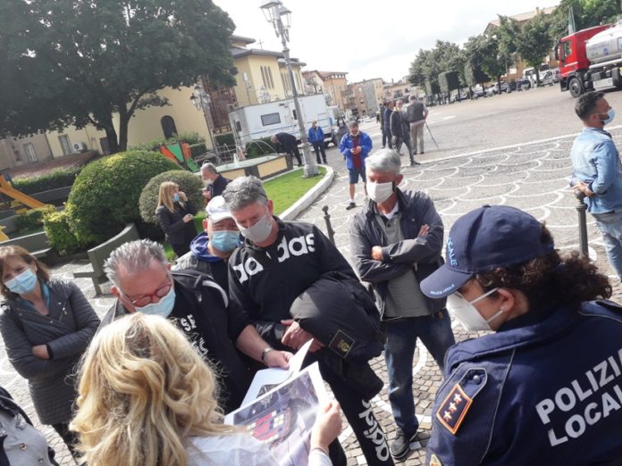 protesta_mercato_lariano