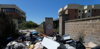 La disperazione dei residenti di Sandalo di Ponente nettuno_rifiuti_sandalo_ponente