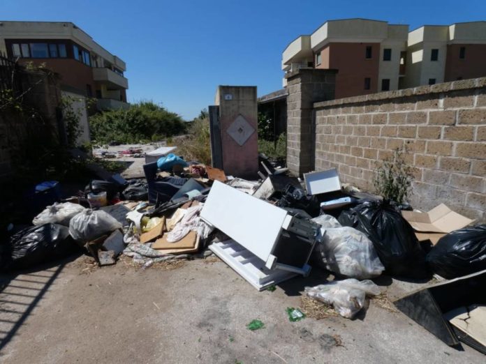 nettuno_rifiuti_sandalo_ponente