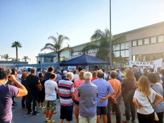 sit_in_la_puzza_ci_ammazza_12_09