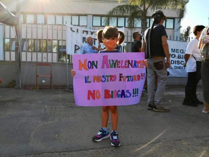 sit_in_la_puzza_ci_ammazza_12_09