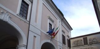 Roncigliano, gruppi consiliari di opposizione chiedono con fermezza chiusura definitiva della discarica palazzo_savelli