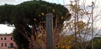 Lanuvio, è scomparso il misterioso monolite di metallo monolite_scomparso_lanuvio