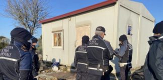 Al via sgombero Area F del campo rom di Castel Romano