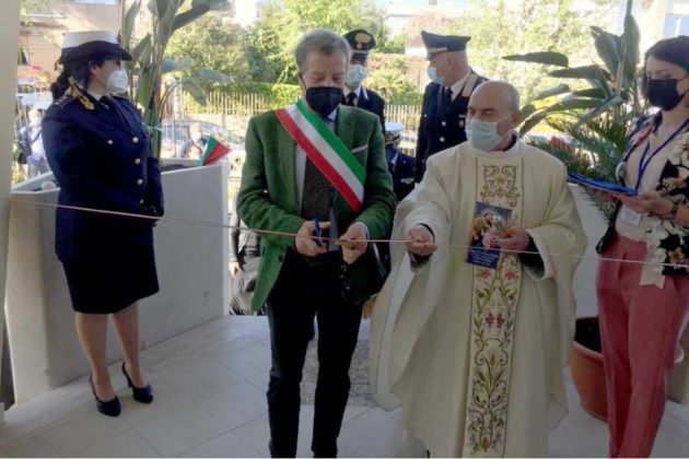 taglio_nastro_palazzo_comunale_santa_marinella