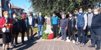 Marino, il centrosinistra per Venanzoni sindaco omaggia con una corona di fiori Sandro Sciotti venanzoni_sciotti