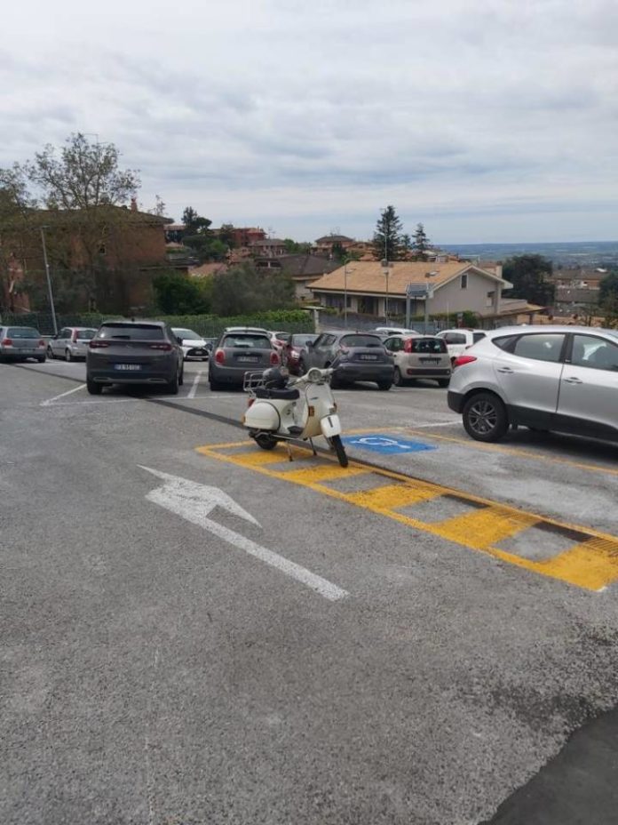 parcheggio_regina_apostolorum