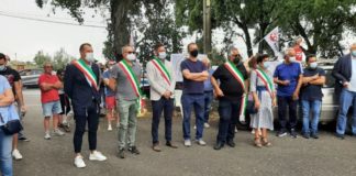 La manifestazione di protesta per la riapertura di Roncigliano