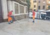 Frascati, Tekneko pulisce la scalinata di Piazza San Pietro