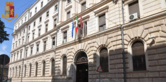 Roma, arrestato dalla Polizia per spaccio nei pressi di un Istituto scolastico nei pressi di Piazza Ragusa questura