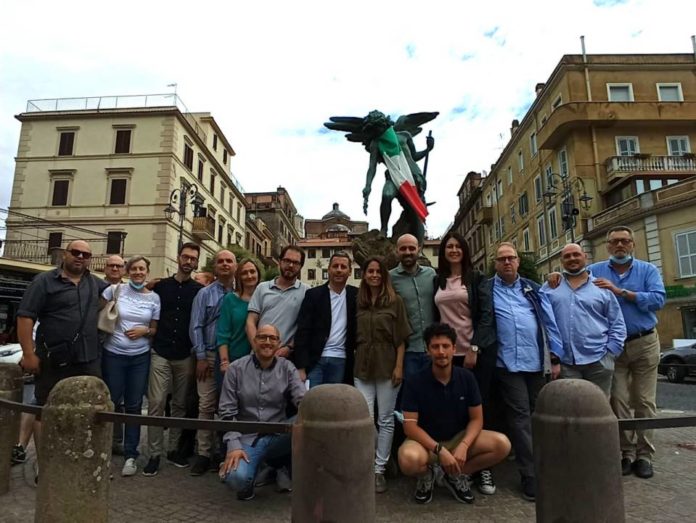 e_ora_monte_compatri_piazza_18_luglio