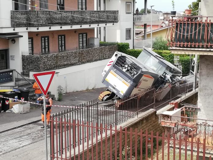 marino_voragine_foto_gruppo_fb_sei_frattocchie_se