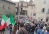 Vile aggressione alla manifestazione contro la discarica di Roncigliano ad Albano per Marica Roma del Movimento Futuro Italia