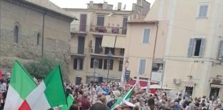 Vile aggressione alla manifestazione contro la discarica di Roncigliano ad Albano per Marica Roma del Movimento Futuro Italia
