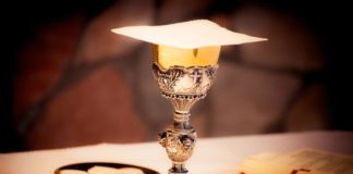 Donato nuovo calice alla Chiesa di San Michele Arcangelo dopo il furto dei giorni scorsi calice