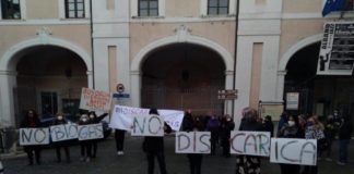 Discarica, sit-in sotto Palazzo Savelli del Comitato UST sitincomitatoust
