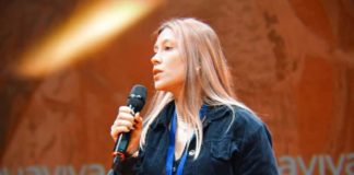 Sta con l’occidente, critica l’ANPI e scatta l’odio social a sinistra onori