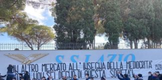 A Formello in scena la contestazione dei tifosi della Lazio contestazioneformello