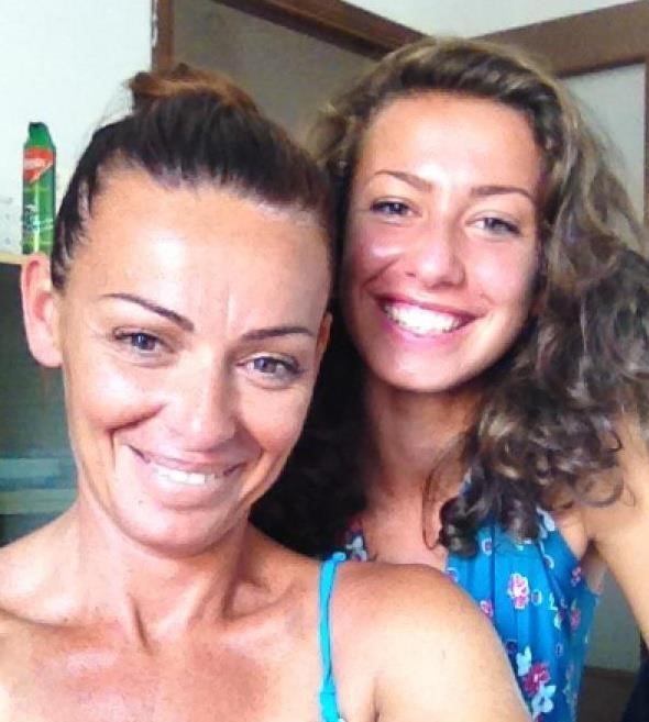 Martina Benigni con la zia Simona Benigni, ballerina e insegnante alla scuola d'infanzia