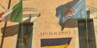 La fontana della Diana a Nemi si accende con i colori della bandiera Ucraina fontananemi