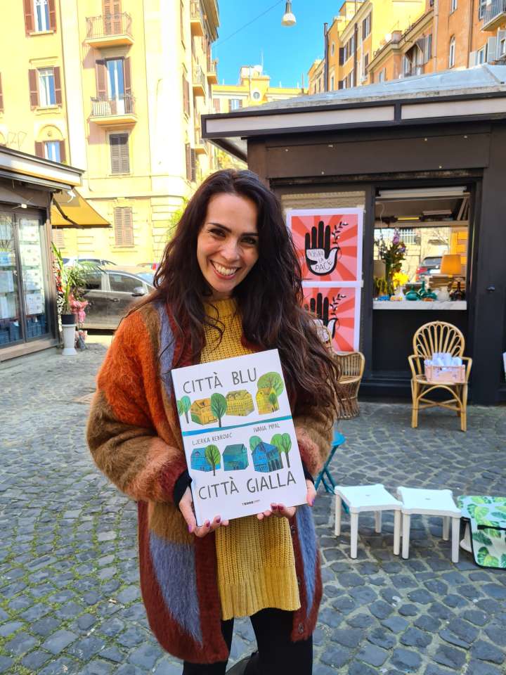 Stefania Mariani di @littlewandererbook su Instagram