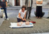 Albano cardioprotetta, mobilitazione in piazza per informare sulle manovre salvavita dimostrazionedefibrilla