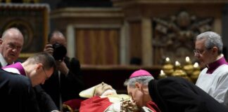 Velletri in memoria di Papa Benedetto XVI